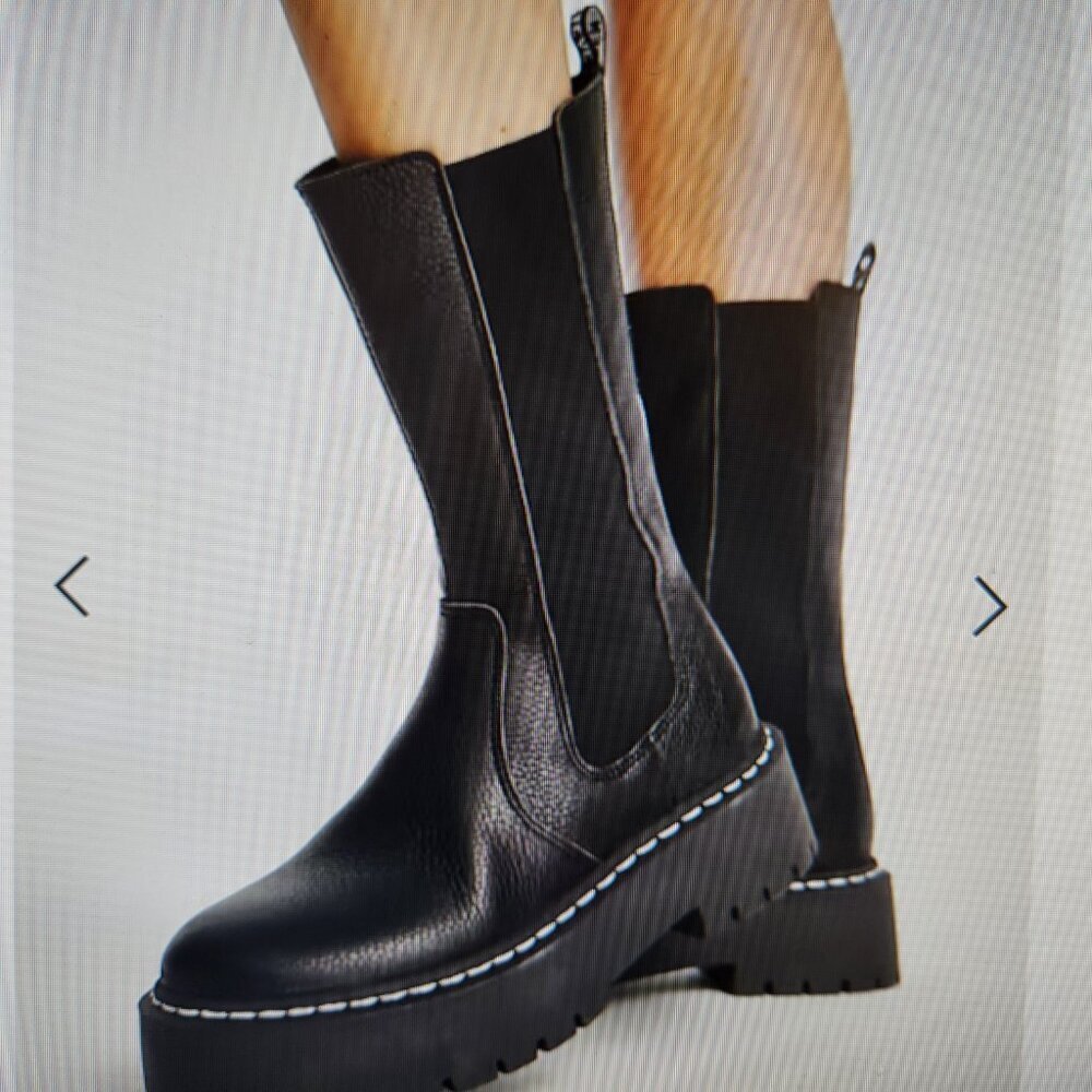 Steve Madden Leather "Vivianne" Boots. NIB. Size 8.5
